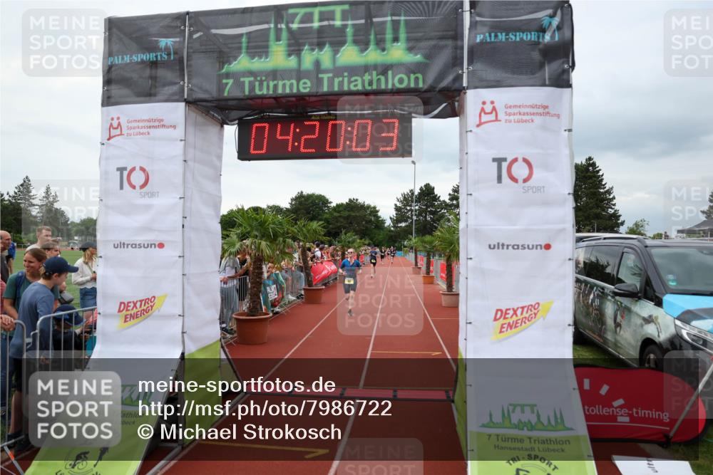 15.06.2025 - 7 Türme Triathlon Michael Strokosch http://msf.ph/oto/7986722 15.06.2025 14:20:03 Ziel 809, 897 meine-sportfotos.de