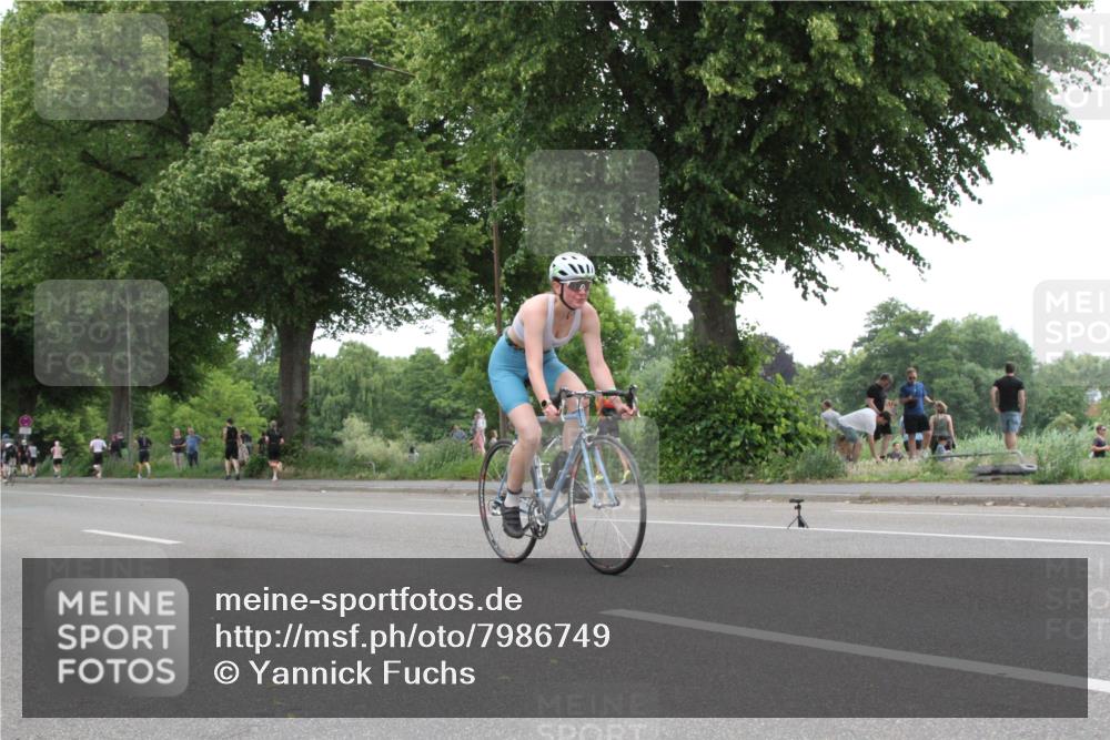 15.06.2025 - 7 Türme Triathlon Yannick Fuchs http://msf.ph/oto/7986749 15.06.2025 13:51:39 Radfahren  meine-sportfotos.de