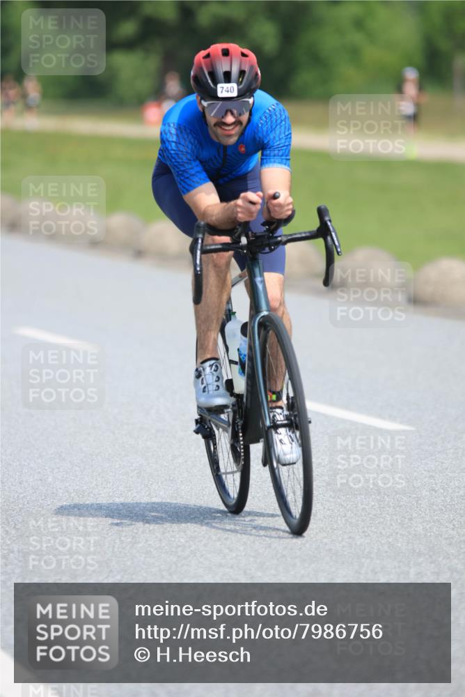 15.06.2025 - 27. Vierlanden-Triathlon H.Heesch http://msf.ph/oto/7986756 15.06.2025 11:34:37 Radfahren 740, 775, 935 meine-sportfotos.de