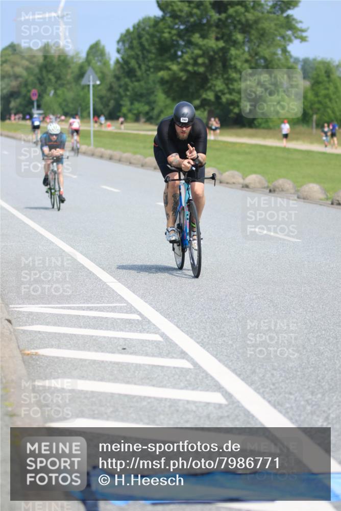 15.06.2025 - 27. Vierlanden-Triathlon H.Heesch http://msf.ph/oto/7986771 15.06.2025 11:34:49 Radfahren 638, 707, 760, 894, 961 meine-sportfotos.de