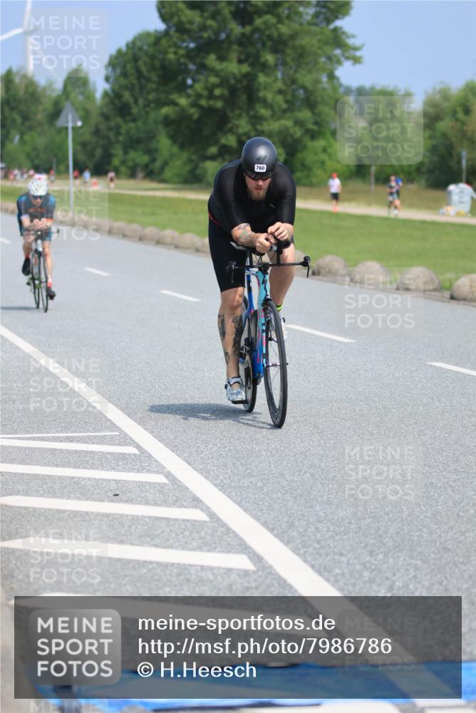 15.06.2025 - 27. Vierlanden-Triathlon H.Heesch http://msf.ph/oto/7986786 15.06.2025 11:34:49 Radfahren 638, 707, 760, 894, 961 meine-sportfotos.de