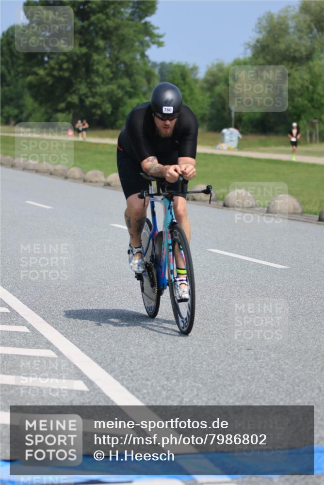 15.06.2025 - 27. Vierlanden-Triathlon H.Heesch http://msf.ph/oto/7986802 15.06.2025 11:34:49 Radfahren 638, 707, 760, 894, 961 meine-sportfotos.de