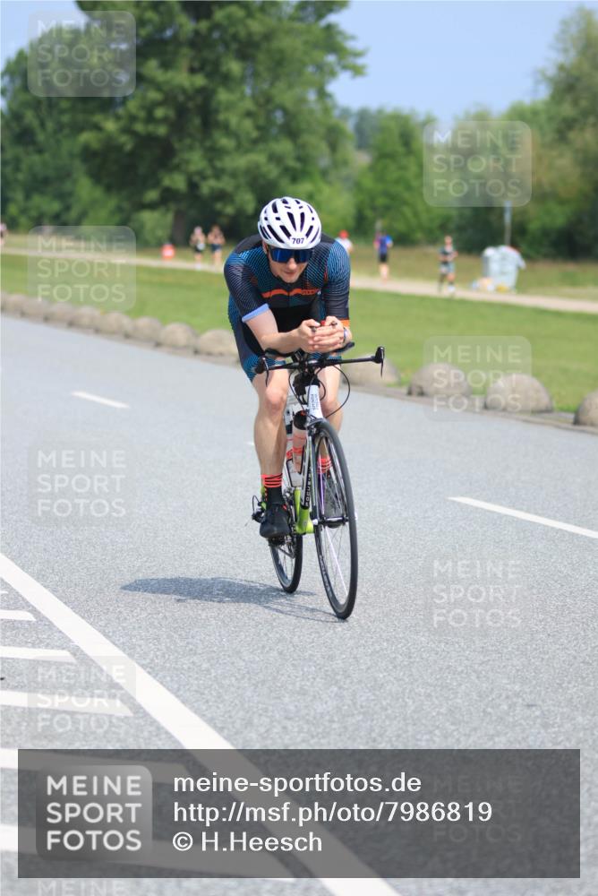 15.06.2025 - 27. Vierlanden-Triathlon H.Heesch http://msf.ph/oto/7986819 15.06.2025 11:34:50 Radfahren 638, 707, 760, 894, 961 meine-sportfotos.de