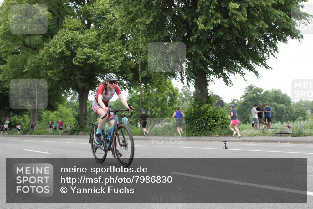 15.06.2025 - 7 Türme Triathlon Yannick Fuchs http://msf.ph/oto/7986830 15.06.2025 13:52:15 Radfahren  meine-sportfotos.de