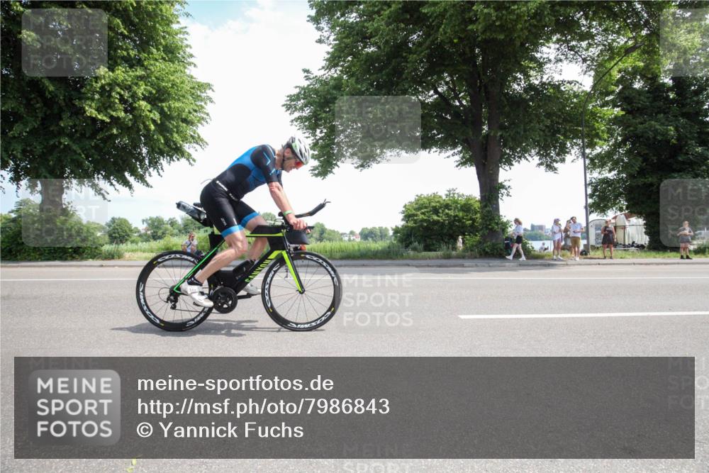 15.06.2025 - 7 Türme Triathlon Yannick Fuchs http://msf.ph/oto/7986843 15.06.2025 12:30:17 Radfahren 218, 303, 582 meine-sportfotos.de