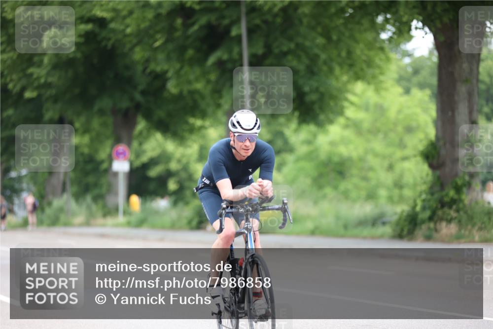 15.06.2025 - 7 Türme Triathlon Yannick Fuchs http://msf.ph/oto/7986858 15.06.2025 11:42:12 Radfahren 214, 225, 237 meine-sportfotos.de