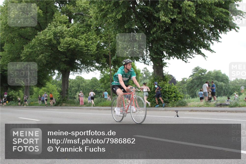 15.06.2025 - 7 Türme Triathlon Yannick Fuchs http://msf.ph/oto/7986862 15.06.2025 13:52:42 Radfahren  meine-sportfotos.de