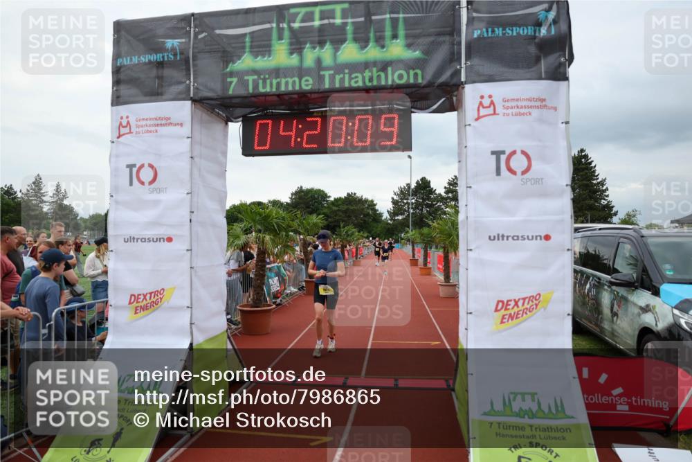 15.06.2025 - 7 Türme Triathlon Michael Strokosch http://msf.ph/oto/7986865 15.06.2025 14:20:09 Ziel 897, 906, 1026 meine-sportfotos.de
