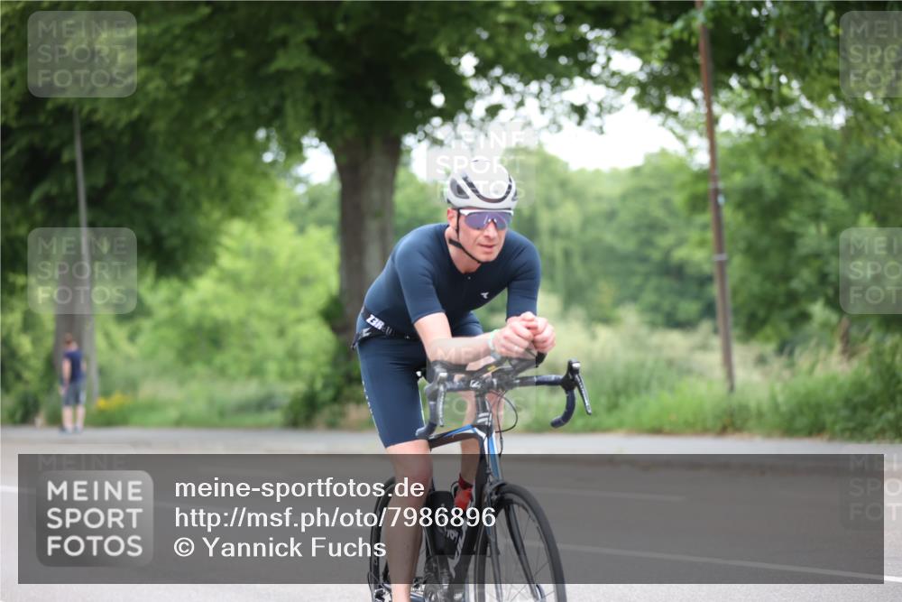 15.06.2025 - 7 Türme Triathlon Yannick Fuchs http://msf.ph/oto/7986896 15.06.2025 11:42:12 Radfahren 214, 225, 237 meine-sportfotos.de
