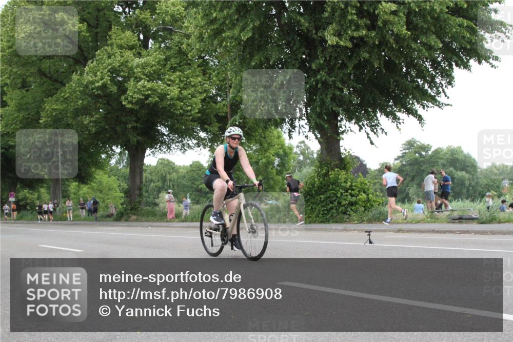 15.06.2025 - 7 Türme Triathlon Yannick Fuchs http://msf.ph/oto/7986908 15.06.2025 13:52:53 Radfahren  meine-sportfotos.de