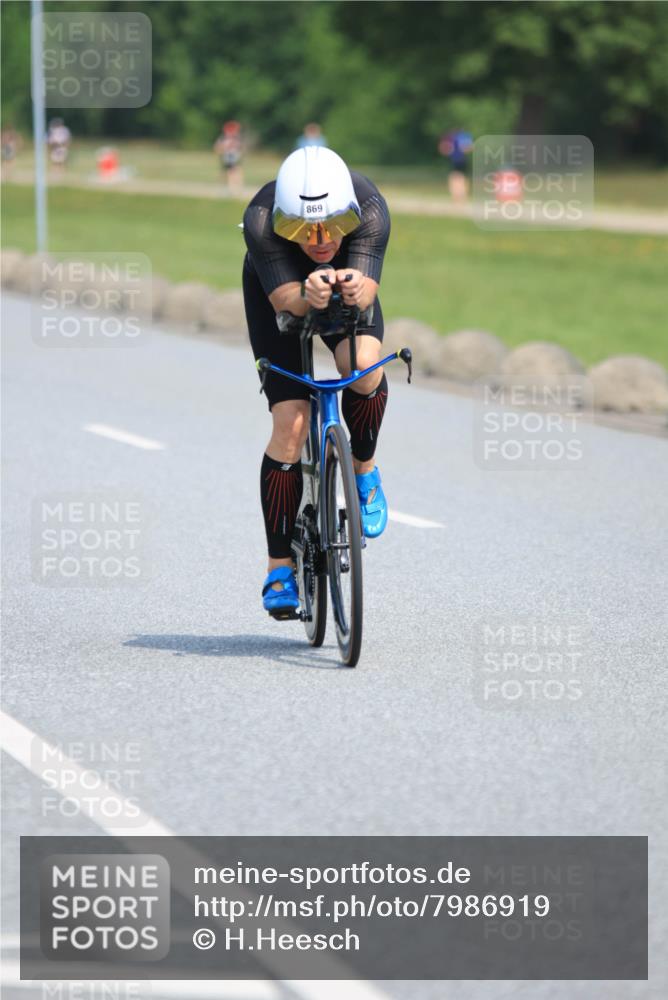 15.06.2025 - 27. Vierlanden-Triathlon H.Heesch http://msf.ph/oto/7986919 15.06.2025 11:35:06 Radfahren 662 meine-sportfotos.de