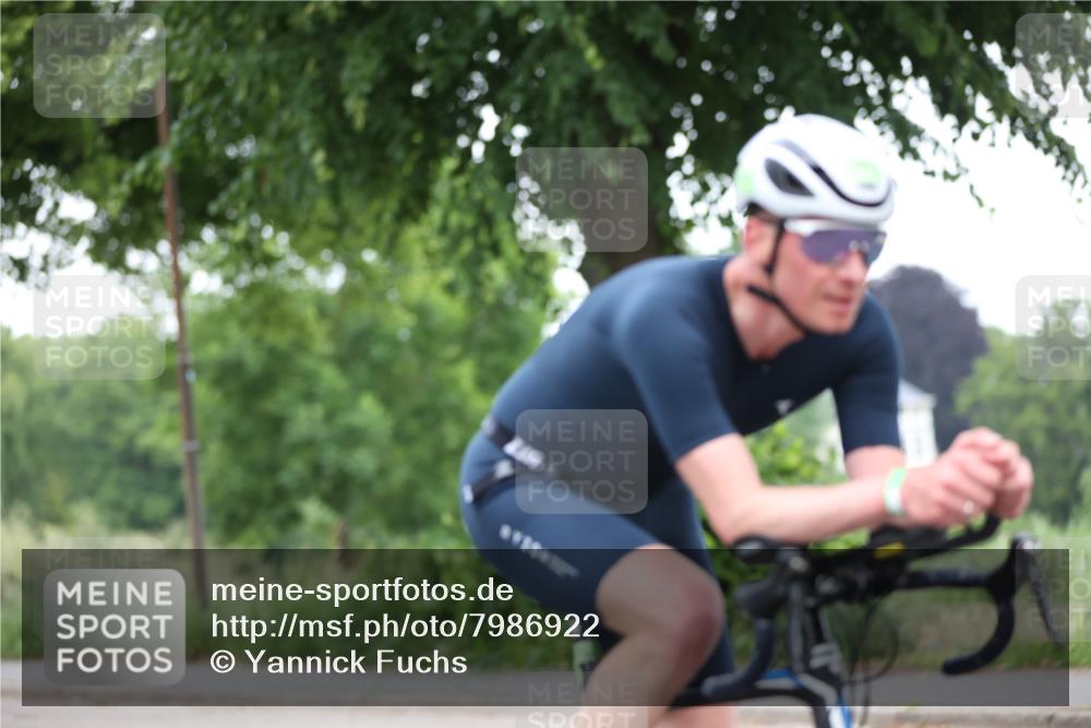 15.06.2025 - 7 Türme Triathlon Yannick Fuchs http://msf.ph/oto/7986922 15.06.2025 11:42:13 Radfahren 214, 225, 237 meine-sportfotos.de