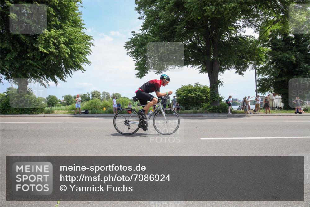 15.06.2025 - 7 Türme Triathlon Yannick Fuchs http://msf.ph/oto/7986924 15.06.2025 12:33:36 Radfahren  meine-sportfotos.de