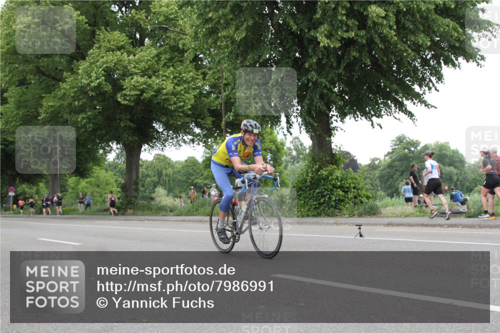 15.06.2025 - 7 Türme Triathlon Yannick Fuchs http://msf.ph/oto/7986991 15.06.2025 13:53:30 Radfahren  meine-sportfotos.de