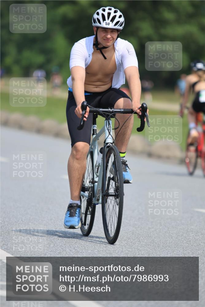 15.06.2025 - 27. Vierlanden-Triathlon H.Heesch http://msf.ph/oto/7986993 15.06.2025 11:35:24 Radfahren 58, 656 meine-sportfotos.de