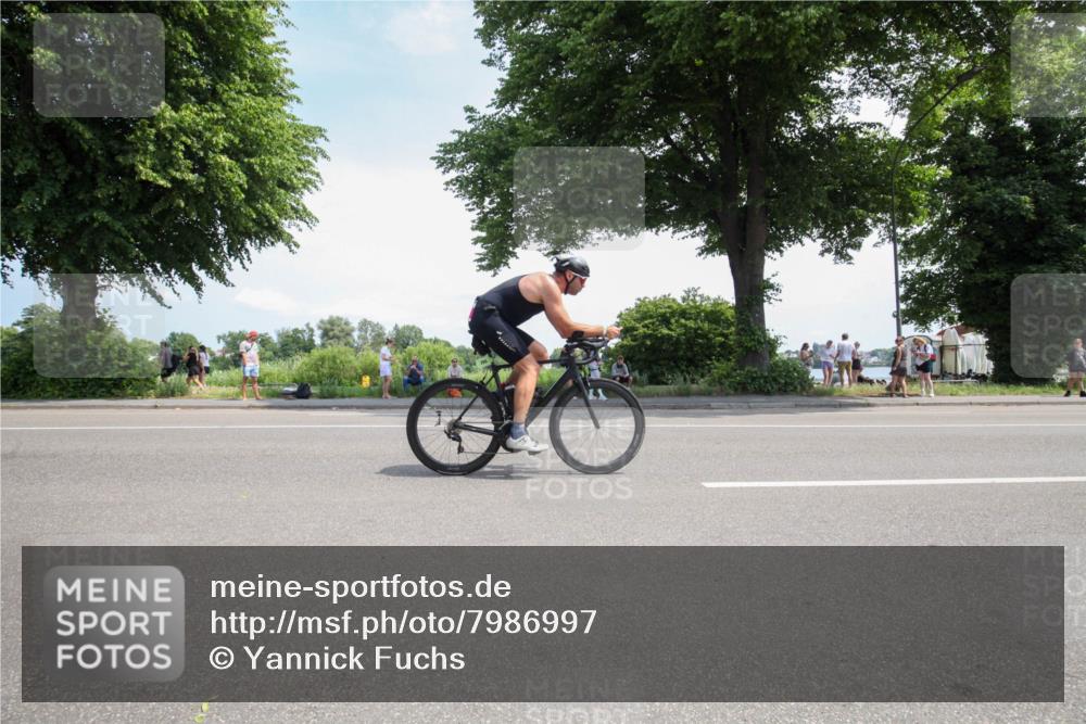 15.06.2025 - 7 Türme Triathlon Yannick Fuchs http://msf.ph/oto/7986997 15.06.2025 12:37:02 Radfahren 295, 486 meine-sportfotos.de