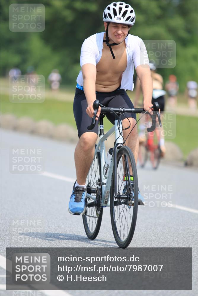 15.06.2025 - 27. Vierlanden-Triathlon H.Heesch http://msf.ph/oto/7987007 15.06.2025 11:35:24 Radfahren 58, 656 meine-sportfotos.de