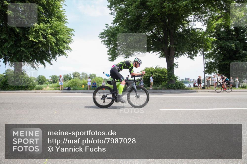 15.06.2025 - 7 Türme Triathlon Yannick Fuchs http://msf.ph/oto/7987028 15.06.2025 12:38:20 Radfahren  meine-sportfotos.de