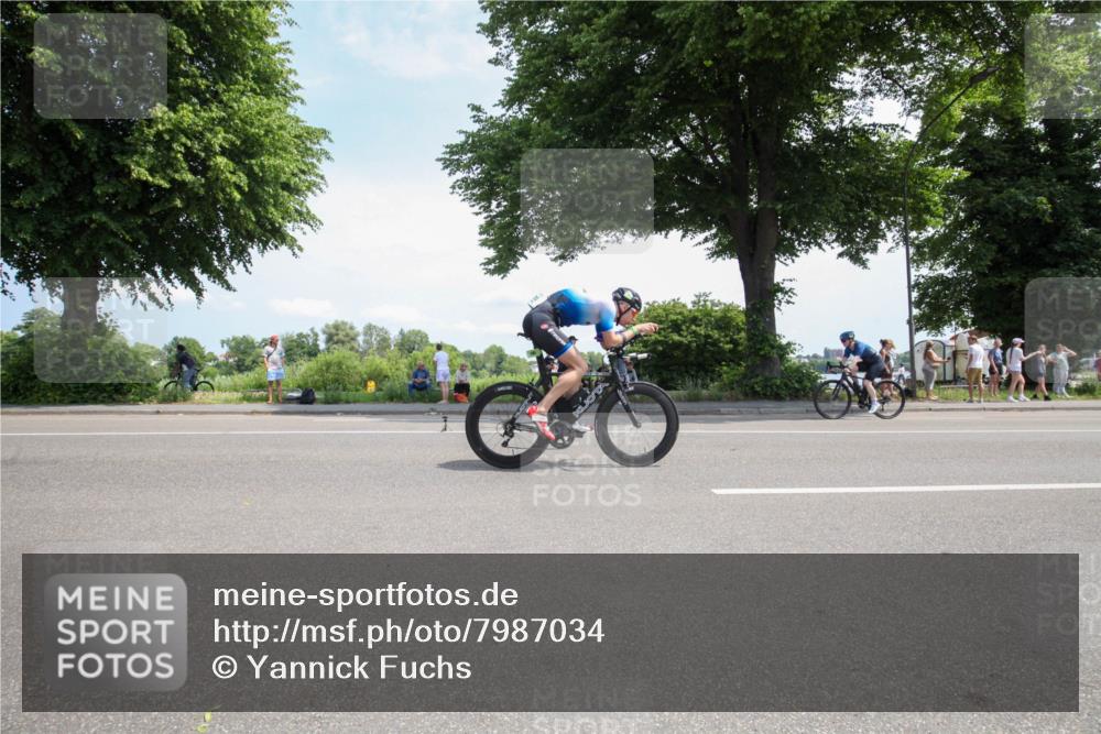 15.06.2025 - 7 Türme Triathlon Yannick Fuchs http://msf.ph/oto/7987034 15.06.2025 12:38:40 Radfahren 555, 593 meine-sportfotos.de