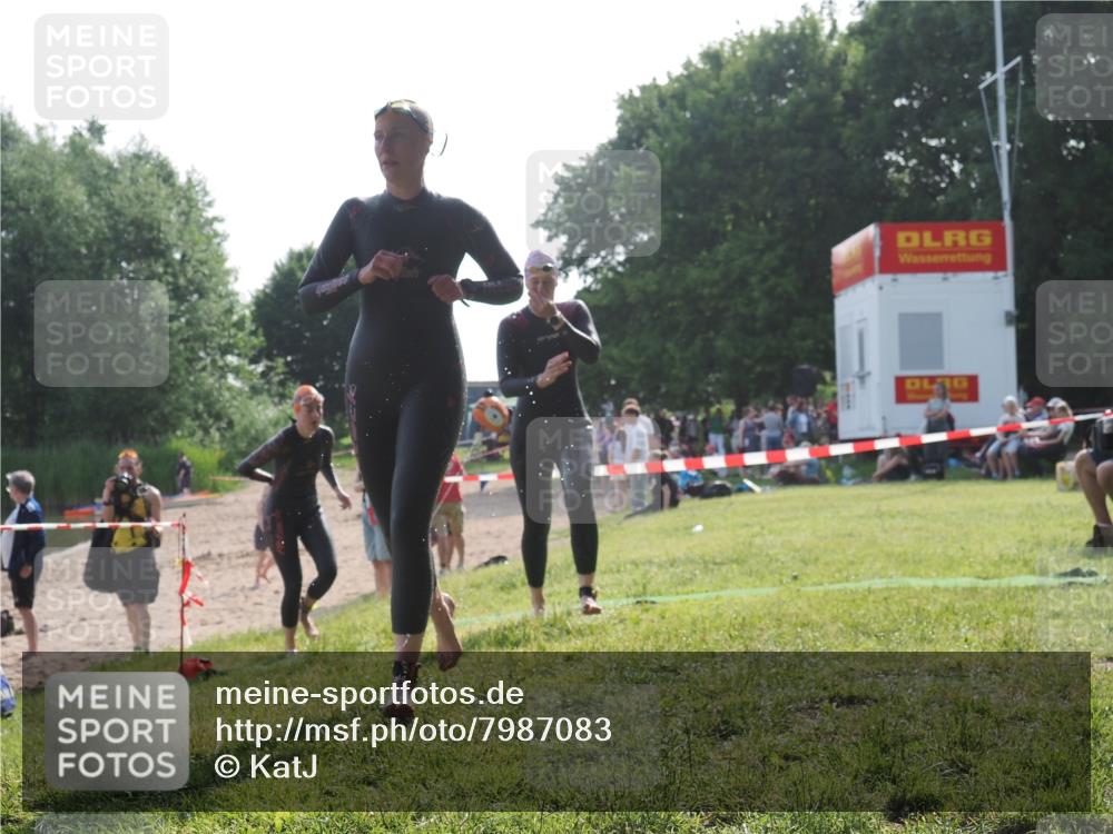 15.06.2025 - 27. Vierlanden-Triathlon KatJ http://msf.ph/oto/7987083 15.06.2025 09:02:47 Schwimmen 200, 210, 223, 246 meine-sportfotos.de