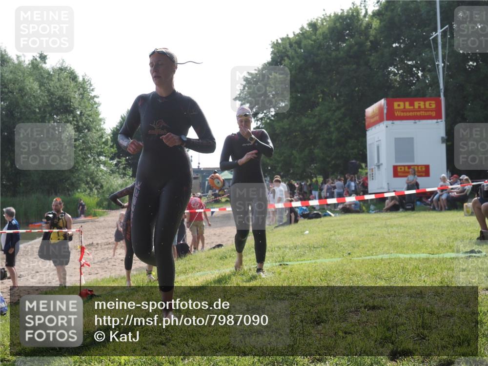 15.06.2025 - 27. Vierlanden-Triathlon KatJ http://msf.ph/oto/7987090 15.06.2025 09:02:47 Schwimmen 200, 210, 223, 246 meine-sportfotos.de