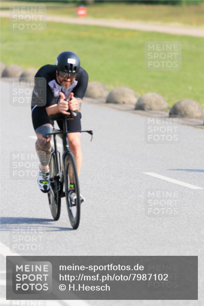 15.06.2025 - 27. Vierlanden-Triathlon H.Heesch http://msf.ph/oto/7987102 15.06.2025 09:02:37 Radfahren 133, 169, 178 meine-sportfotos.de