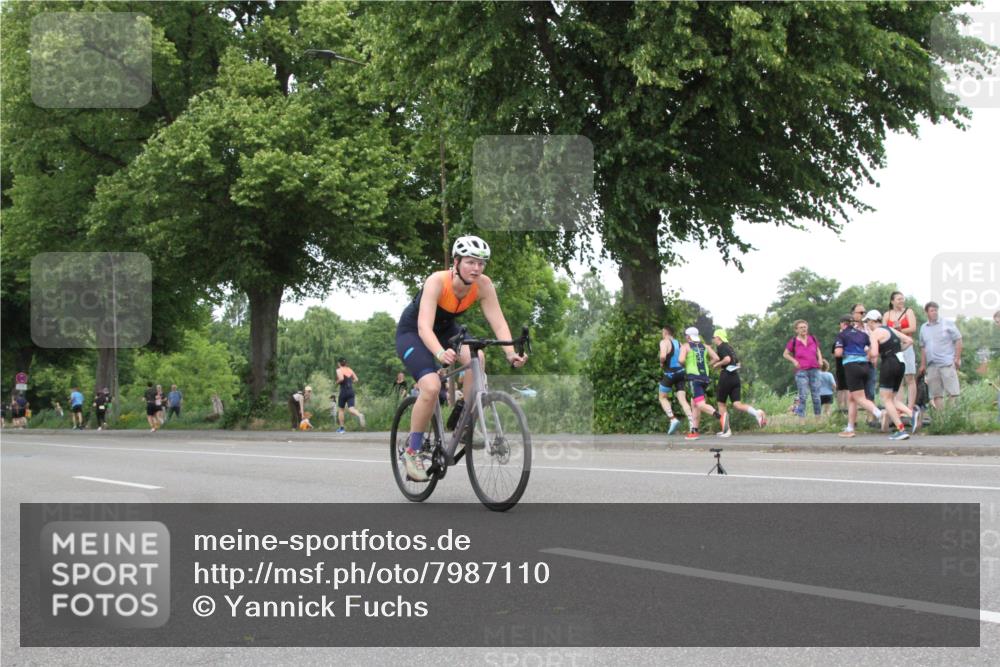 15.06.2025 - 7 Türme Triathlon Yannick Fuchs http://msf.ph/oto/7987110 15.06.2025 13:54:02 Radfahren  meine-sportfotos.de