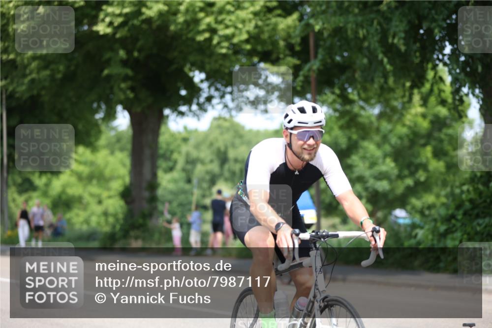 15.06.2025 - 7 Türme Triathlon Yannick Fuchs http://msf.ph/oto/7987117 15.06.2025 12:58:11 Radfahren 558, 623 meine-sportfotos.de