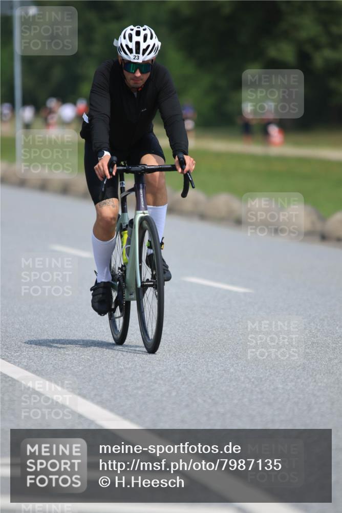 15.06.2025 - 27. Vierlanden-Triathlon H.Heesch http://msf.ph/oto/7987135 15.06.2025 11:36:33 Radfahren 23, 639, 697, 712, 851 meine-sportfotos.de