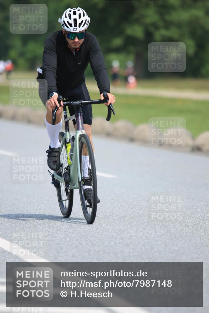 15.06.2025 - 27. Vierlanden-Triathlon H.Heesch http://msf.ph/oto/7987148 15.06.2025 11:36:33 Radfahren 23, 639, 697, 712, 851 meine-sportfotos.de