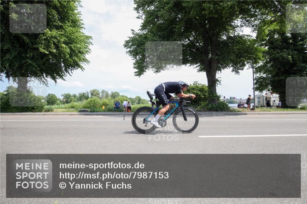 15.06.2025 - 7 Türme Triathlon Yannick Fuchs http://msf.ph/oto/7987153 15.06.2025 12:42:17 Radfahren 263, 297, 556, 571, 611, 645 meine-sportfotos.de