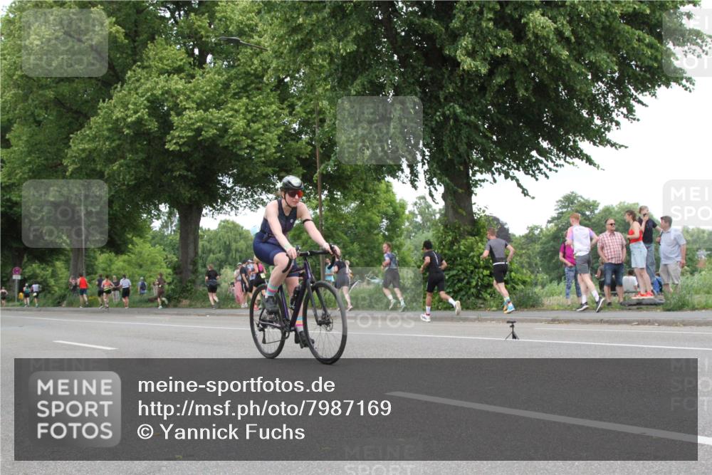 15.06.2025 - 7 Türme Triathlon Yannick Fuchs http://msf.ph/oto/7987169 15.06.2025 13:54:35 Radfahren  meine-sportfotos.de