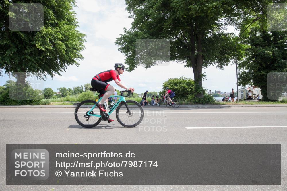 15.06.2025 - 7 Türme Triathlon Yannick Fuchs http://msf.ph/oto/7987174 15.06.2025 12:42:23 Radfahren 233, 254, 263, 297, 337, 465, 556, 571, 645 meine-sportfotos.de