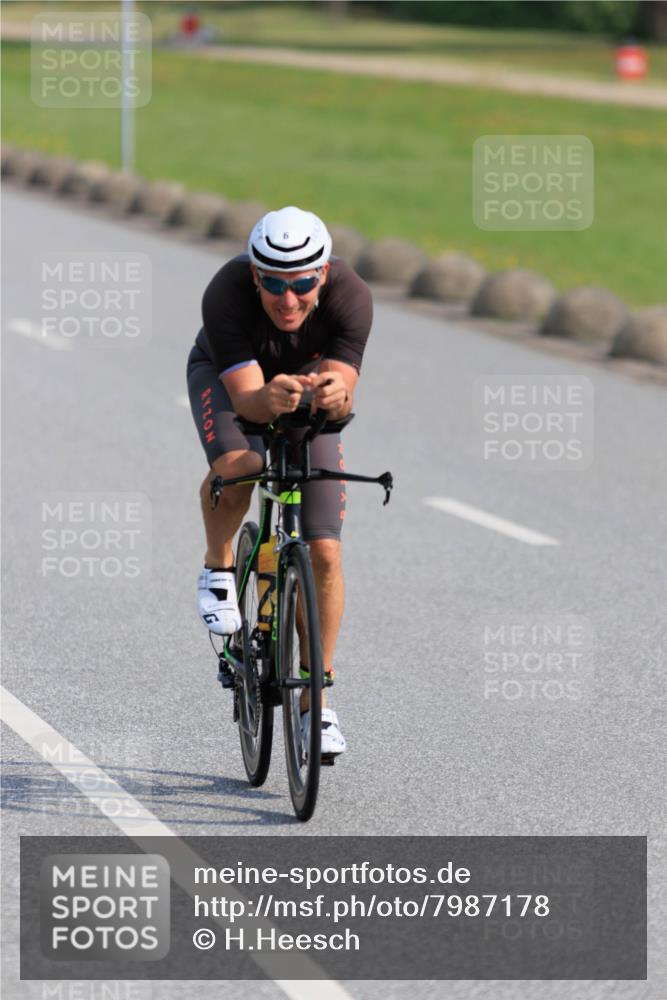 15.06.2025 - 27. Vierlanden-Triathlon H.Heesch http://msf.ph/oto/7987178 15.06.2025 09:09:48 Radfahren 6 meine-sportfotos.de