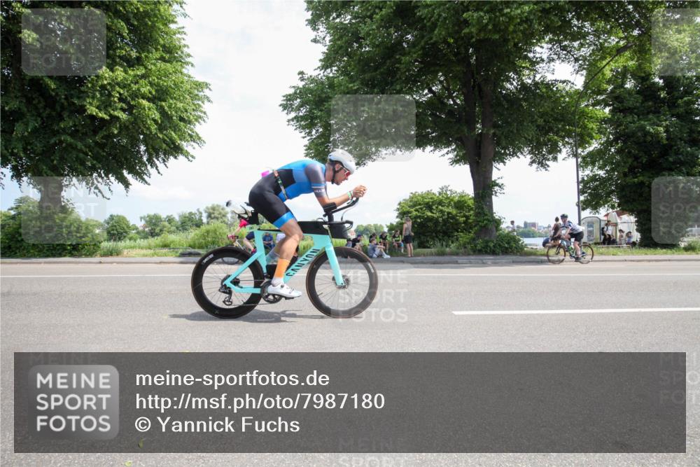 15.06.2025 - 7 Türme Triathlon Yannick Fuchs http://msf.ph/oto/7987180 15.06.2025 12:42:24 Radfahren 233, 254, 263, 297, 337, 465, 556, 571, 645 meine-sportfotos.de