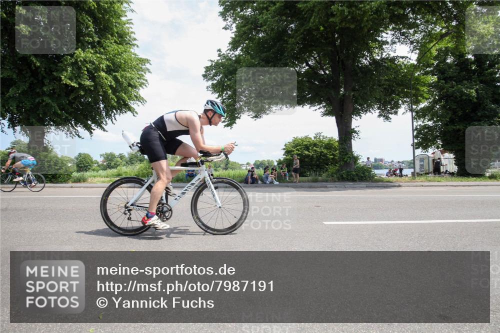 15.06.2025 - 7 Türme Triathlon Yannick Fuchs http://msf.ph/oto/7987191 15.06.2025 12:42:31 Radfahren 201, 233, 254, 283, 465, 561 meine-sportfotos.de