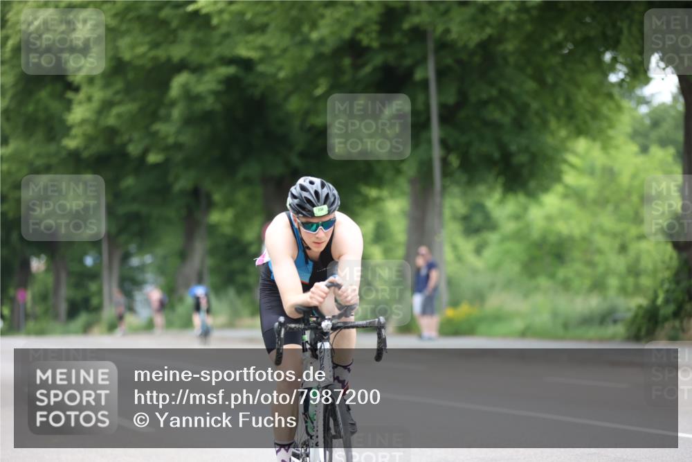 15.06.2025 - 7 Türme Triathlon Yannick Fuchs http://msf.ph/oto/7987200 15.06.2025 11:42:27 Radfahren 233, 236 meine-sportfotos.de