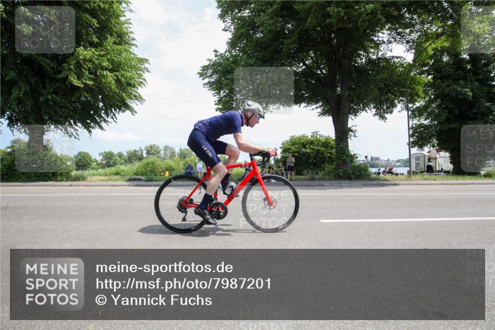 15.06.2025 - 7 Türme Triathlon Yannick Fuchs http://msf.ph/oto/7987201 15.06.2025 12:42:45 Radfahren 214, 306, 336 meine-sportfotos.de