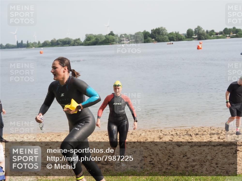 21.06.2025 - 27. Vierlanden-Triathlon MichiJ http://msf.ph/oto/7987225 15.06.2026 09:12:05 Schwimmen 201, 215, 229 meine-sportfotos.de