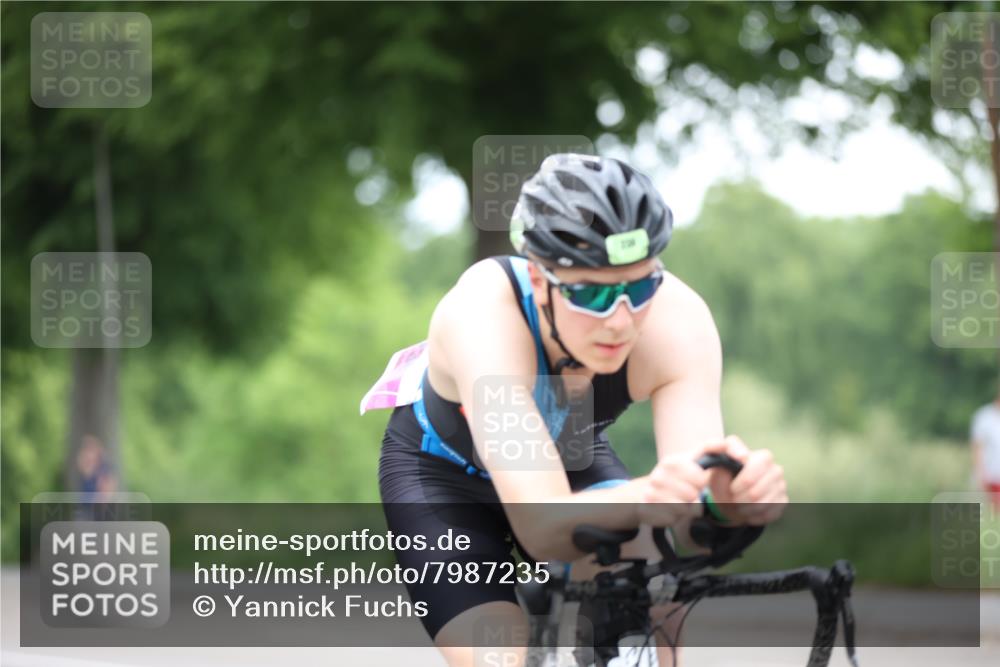15.06.2025 - 7 Türme Triathlon Yannick Fuchs http://msf.ph/oto/7987235 15.06.2025 11:42:27 Radfahren 233, 236 meine-sportfotos.de