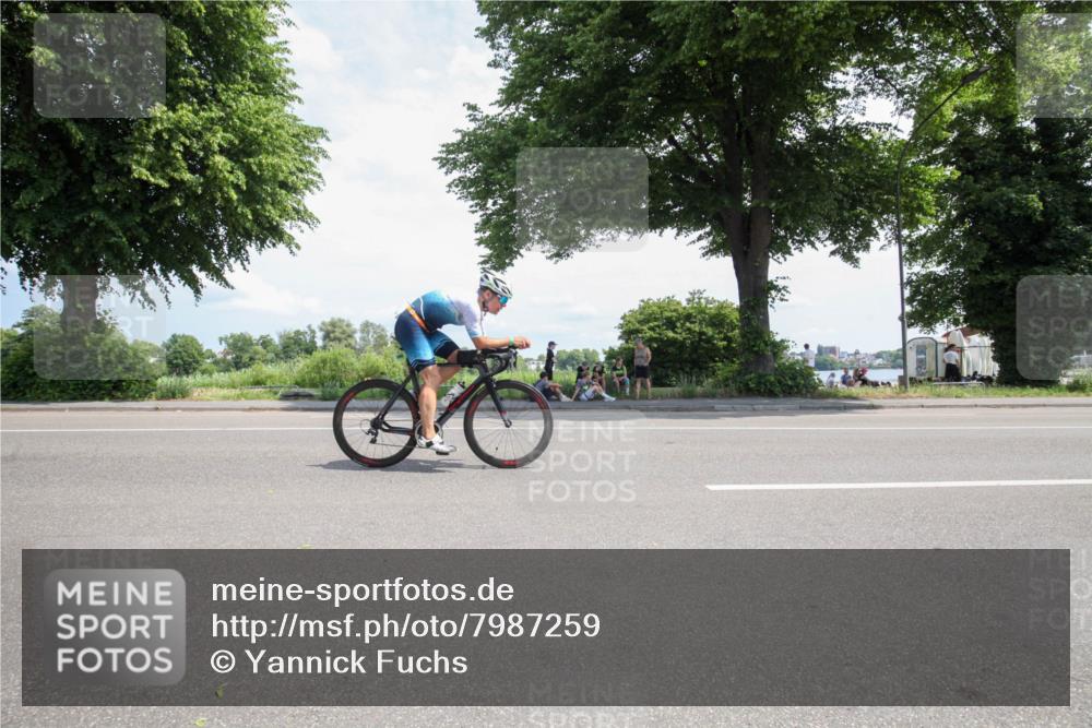 15.06.2025 - 7 Türme Triathlon Yannick Fuchs http://msf.ph/oto/7987259 15.06.2025 12:44:01 Radfahren 233 meine-sportfotos.de
