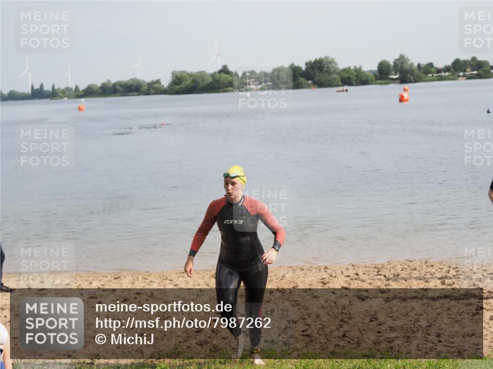 21.06.2025 - 27. Vierlanden-Triathlon MichiJ http://msf.ph/oto/7987262 15.06.2026 09:12:05 Schwimmen 201, 215, 229 meine-sportfotos.de