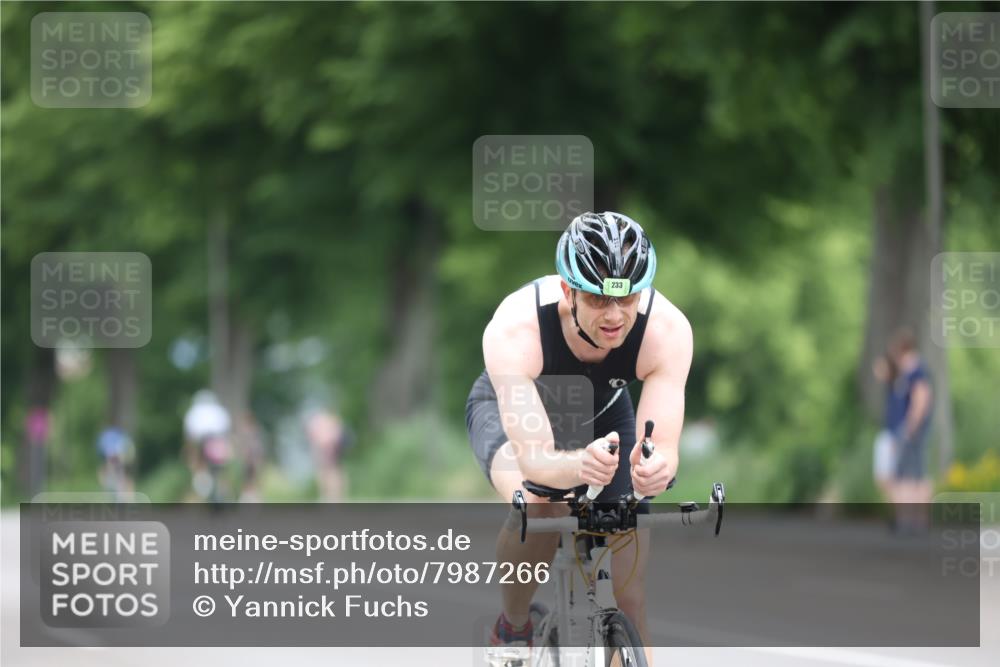 15.06.2025 - 7 Türme Triathlon Yannick Fuchs http://msf.ph/oto/7987266 15.06.2025 11:42:32 Radfahren 204, 209, 233 meine-sportfotos.de