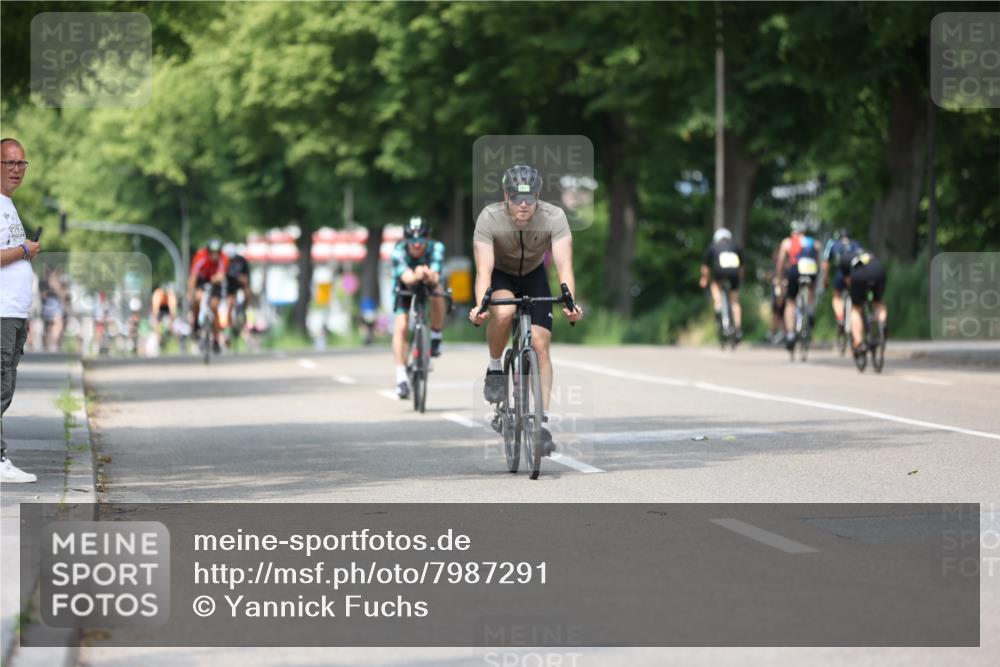 15.06.2025 - 7 Türme Triathlon Yannick Fuchs http://msf.ph/oto/7987291 15.06.2025 12:58:30 Radfahren 367, 384, 386, 440, 585, 606, 762, 769, 772, 881 meine-sportfotos.de
