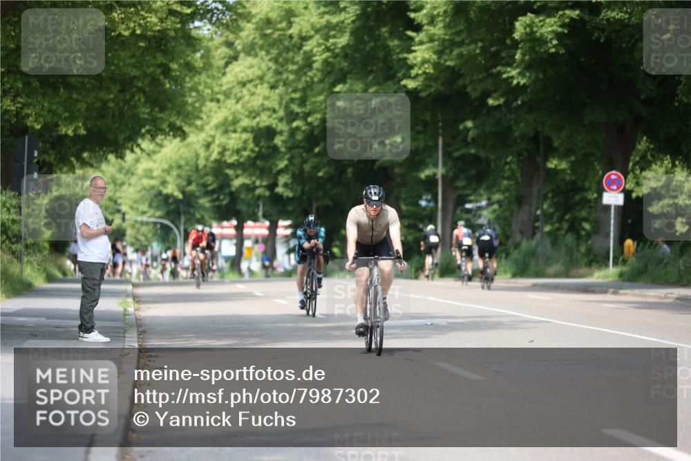 15.06.2025 - 7 Türme Triathlon Yannick Fuchs http://msf.ph/oto/7987302 15.06.2025 12:58:31 Radfahren 367, 386, 440, 585, 592, 606, 762, 769, 881 meine-sportfotos.de