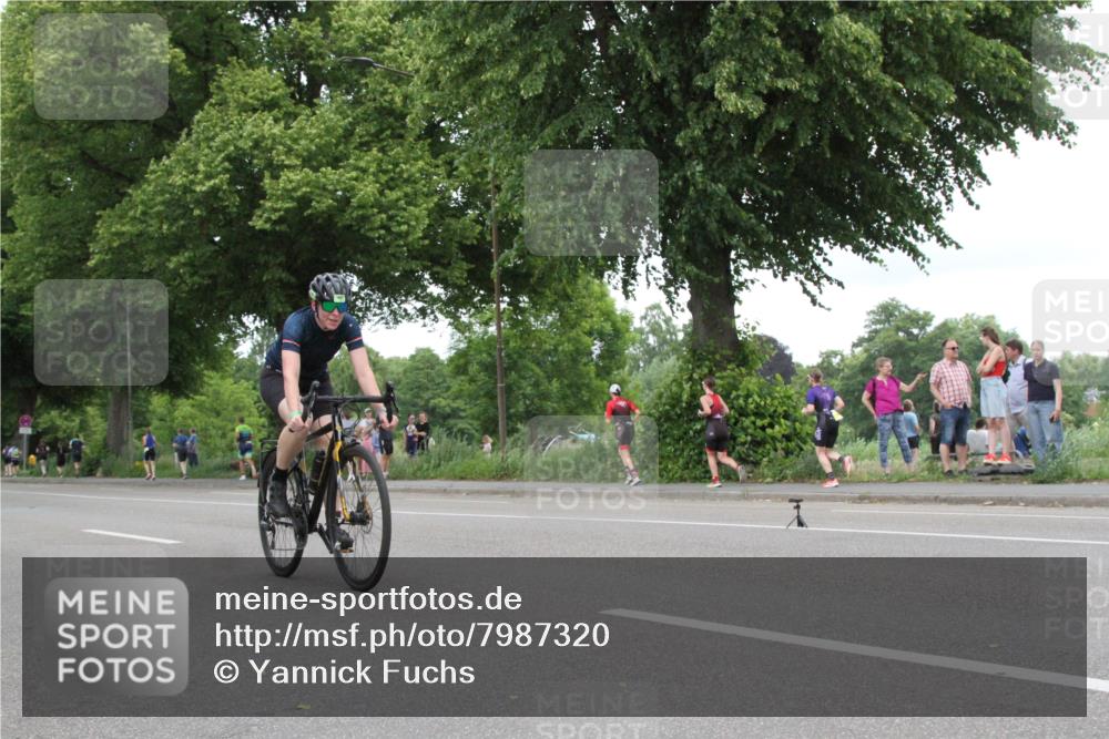 15.06.2025 - 7 Türme Triathlon Yannick Fuchs http://msf.ph/oto/7987320 15.06.2025 13:56:12 Radfahren  meine-sportfotos.de