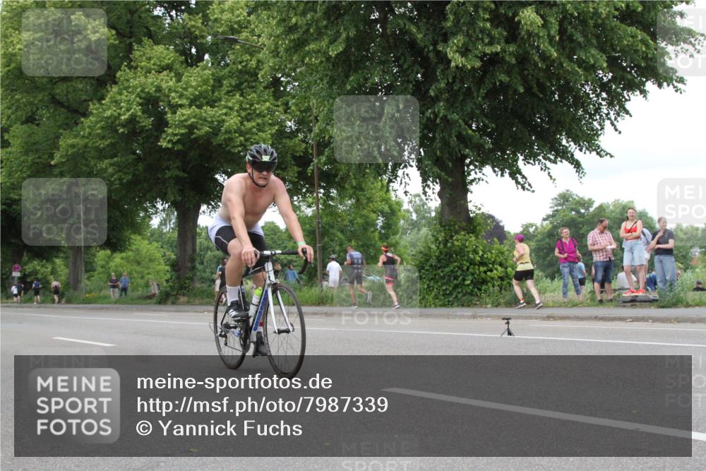 15.06.2025 - 7 Türme Triathlon Yannick Fuchs http://msf.ph/oto/7987339 15.06.2025 13:56:40 Radfahren  meine-sportfotos.de