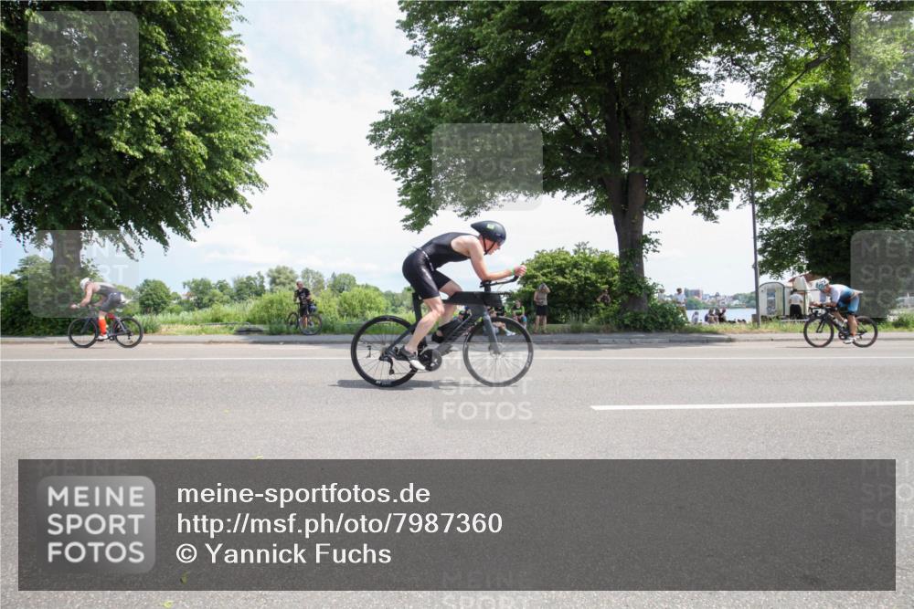 15.06.2025 - 7 Türme Triathlon Yannick Fuchs http://msf.ph/oto/7987360 15.06.2025 12:45:28 Radfahren 245, 363, 395, 439, 442, 551, 588 meine-sportfotos.de