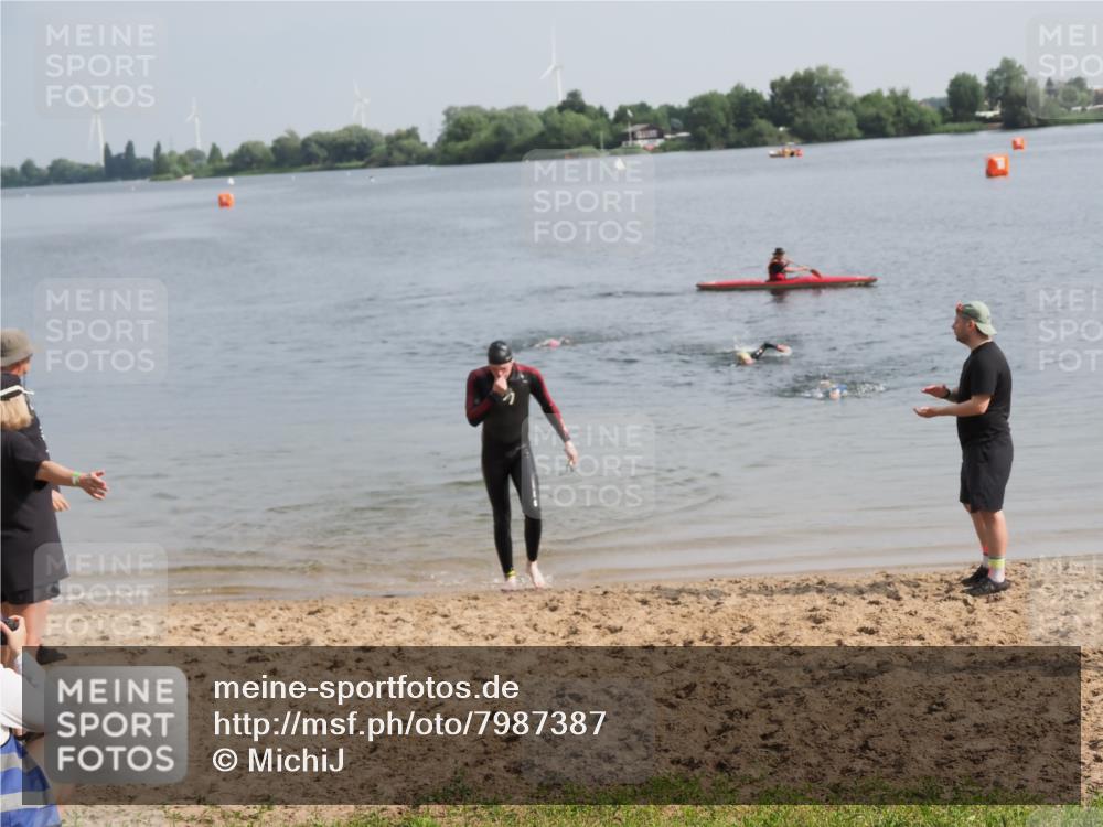 21.06.2025 - 27. Vierlanden-Triathlon MichiJ http://msf.ph/oto/7987387 15.06.2026 09:13:30 Schwimmen 237 meine-sportfotos.de