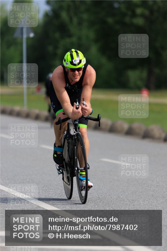 15.06.2025 - 27. Vierlanden-Triathlon H.Heesch http://msf.ph/oto/7987402 15.06.2025 09:12:43 Radfahren 86, 168, 181, 214 meine-sportfotos.de
